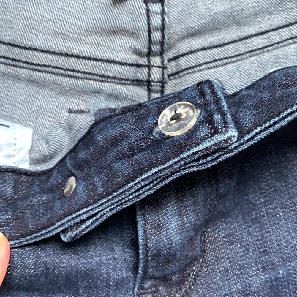 Levi’s Mid Rise Skinny Boot - Picture 12 of 16